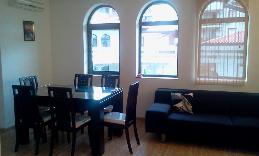 Etara 2 Apartment สวิติ วลัส ภายนอก รูปภาพ