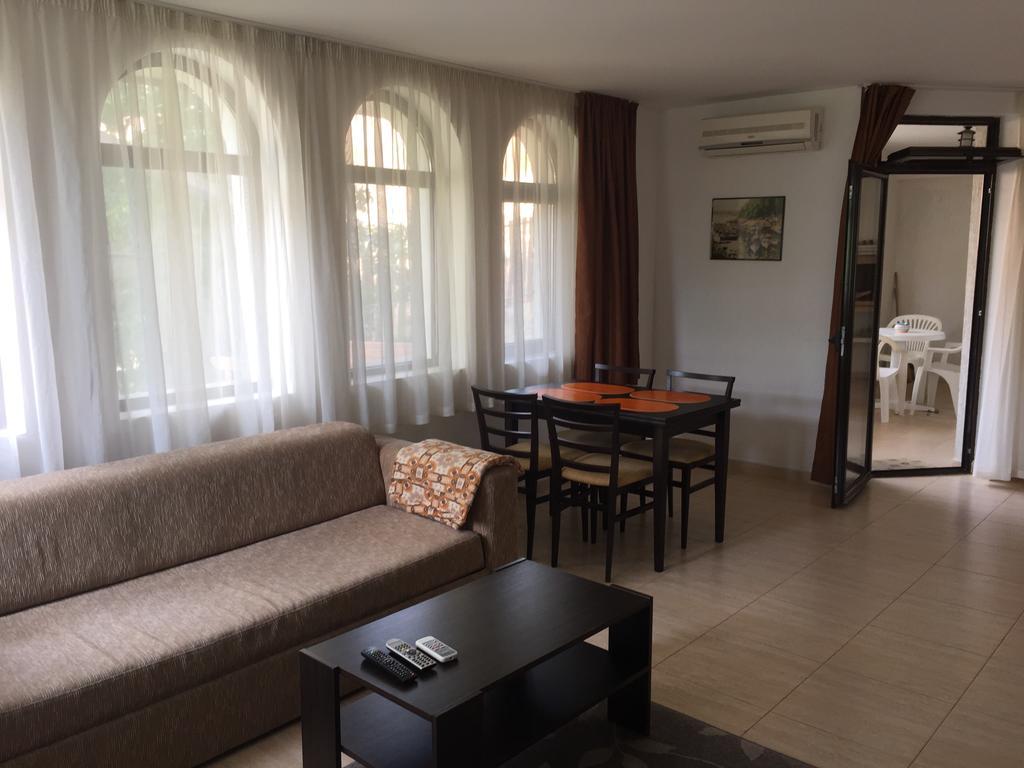 Etara 2 Apartment สวิติ วลัส ภายนอก รูปภาพ